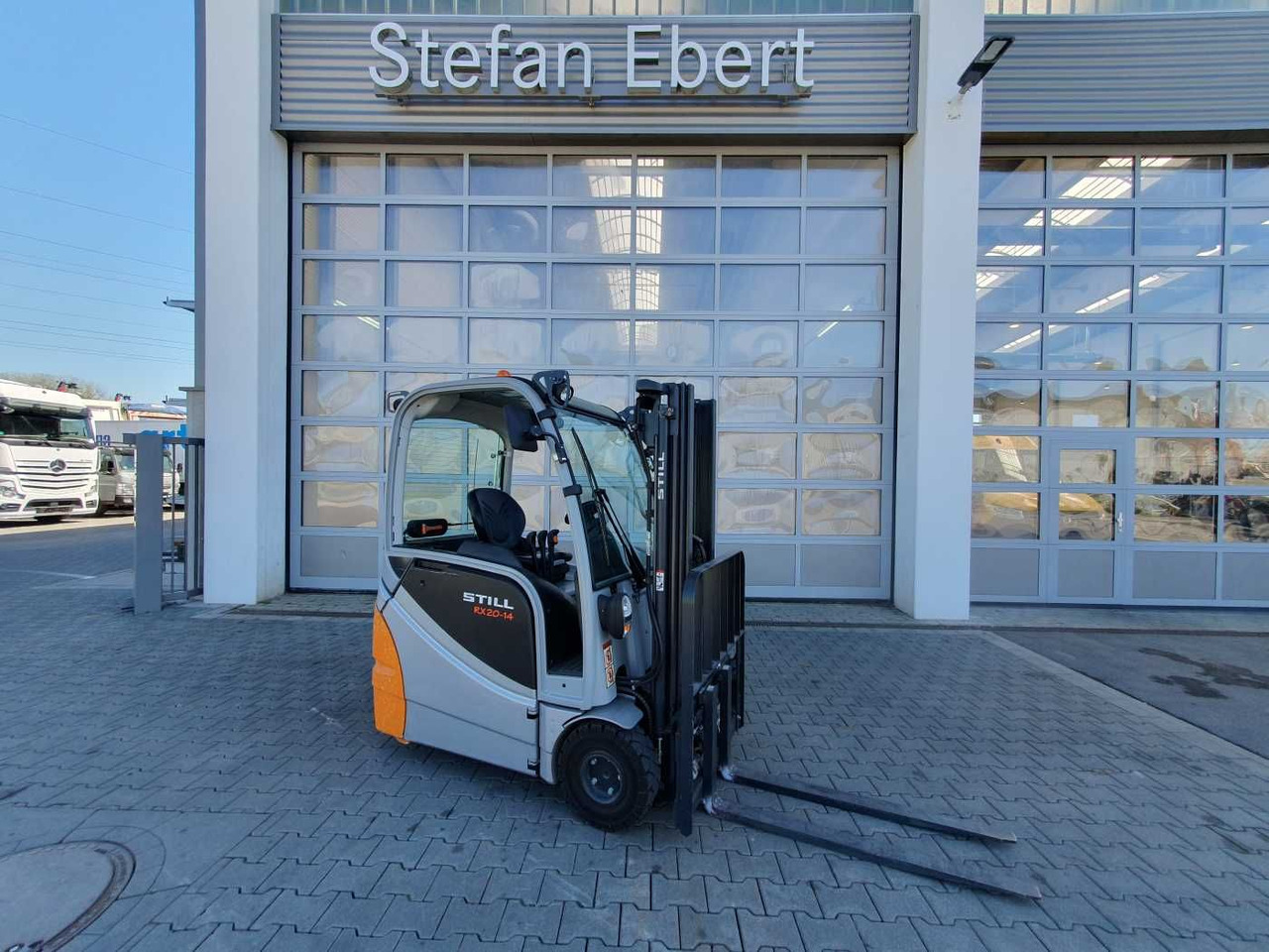 Still RX20-14 / 2023 / Triplex: 4.30m! / 100h! / SS - Electric forklift: picture 1 Still RX20-14 / 2023 / Triplex: 4.30m! / 100h! / SS - Electric forklift: picture 1