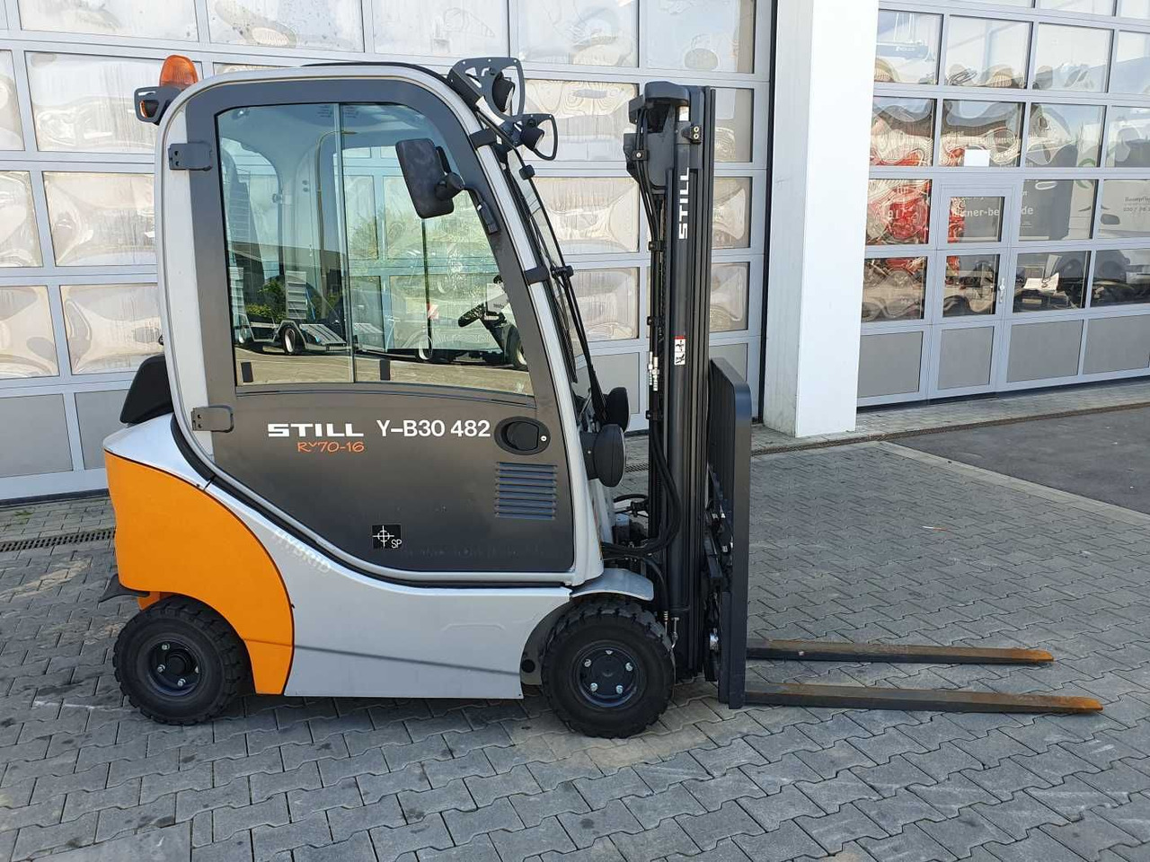 Still RX70-16 / Triplex: 4.60m / nur 576h! / 1.600kg - Diesel forklift: picture 3 Still RX70-16 / Triplex: 4.60m / nur 576h! / 1.600kg - Diesel forklift: picture 3