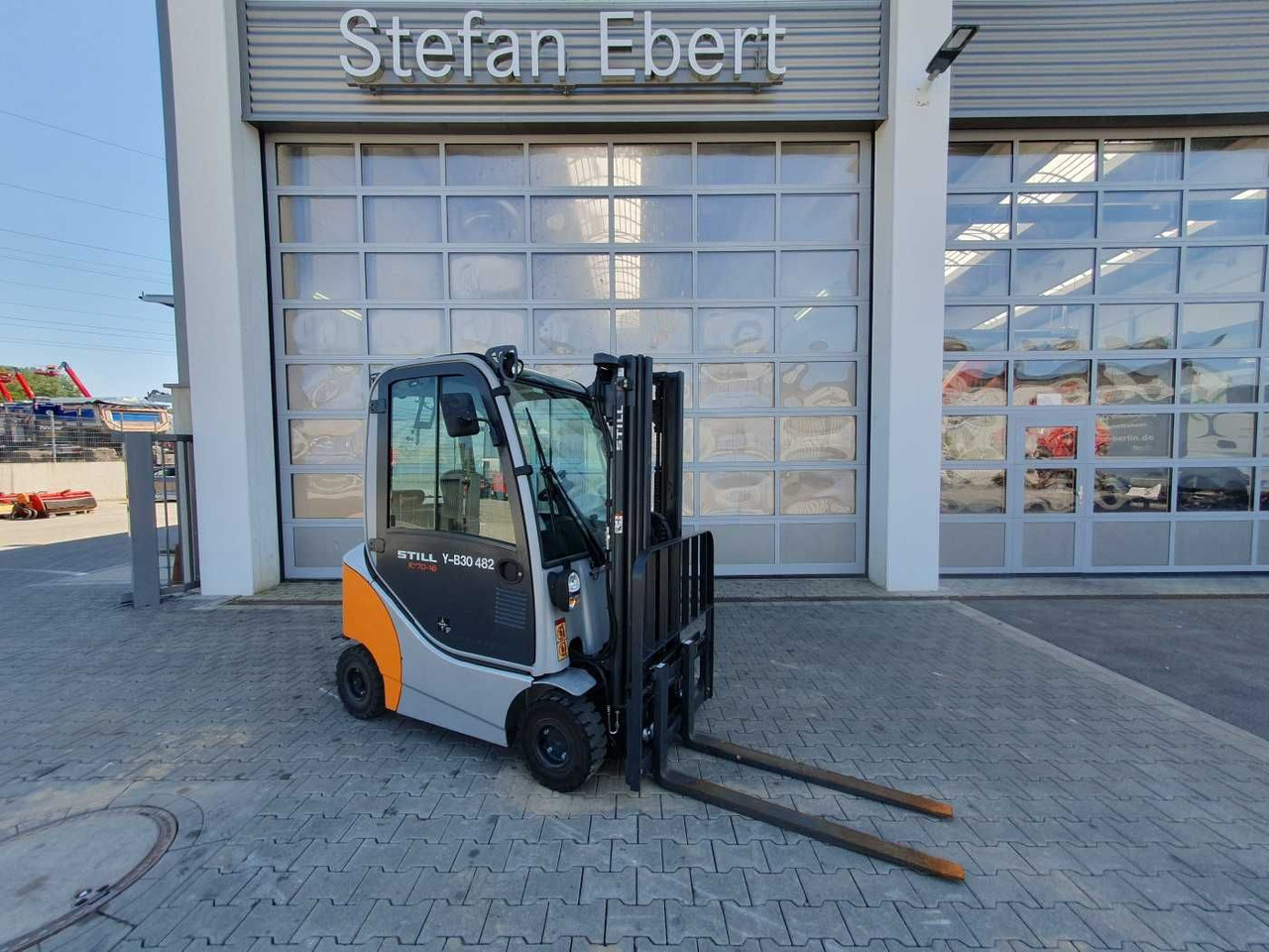 Still RX70-16 / Triplex: 4.60m / nur 576h! / 1.600kg - Diesel forklift: picture 1 Still RX70-16 / Triplex: 4.60m / nur 576h! / 1.600kg - Diesel forklift: picture 1