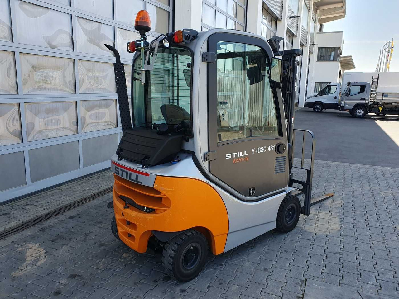 Still RX70-16 / Triplex: 4.60m / nur 638h! / 1.600kg - Diesel forklift: picture 4 Still RX70-16 / Triplex: 4.60m / nur 638h! / 1.600kg - Diesel forklift: picture 4