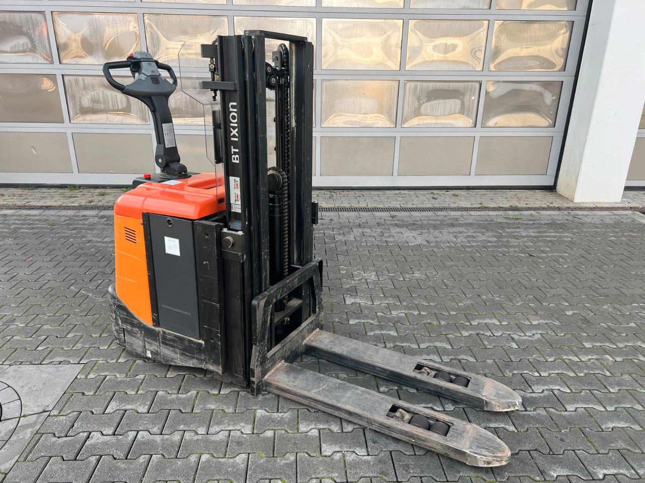 Toyota SPE 125 L / nur 382h ! / Hochhubwagen / 3.350mm - Stacker: picture 2 Toyota SPE 125 L / nur 382h ! / Hochhubwagen / 3.350mm - Stacker: picture 2