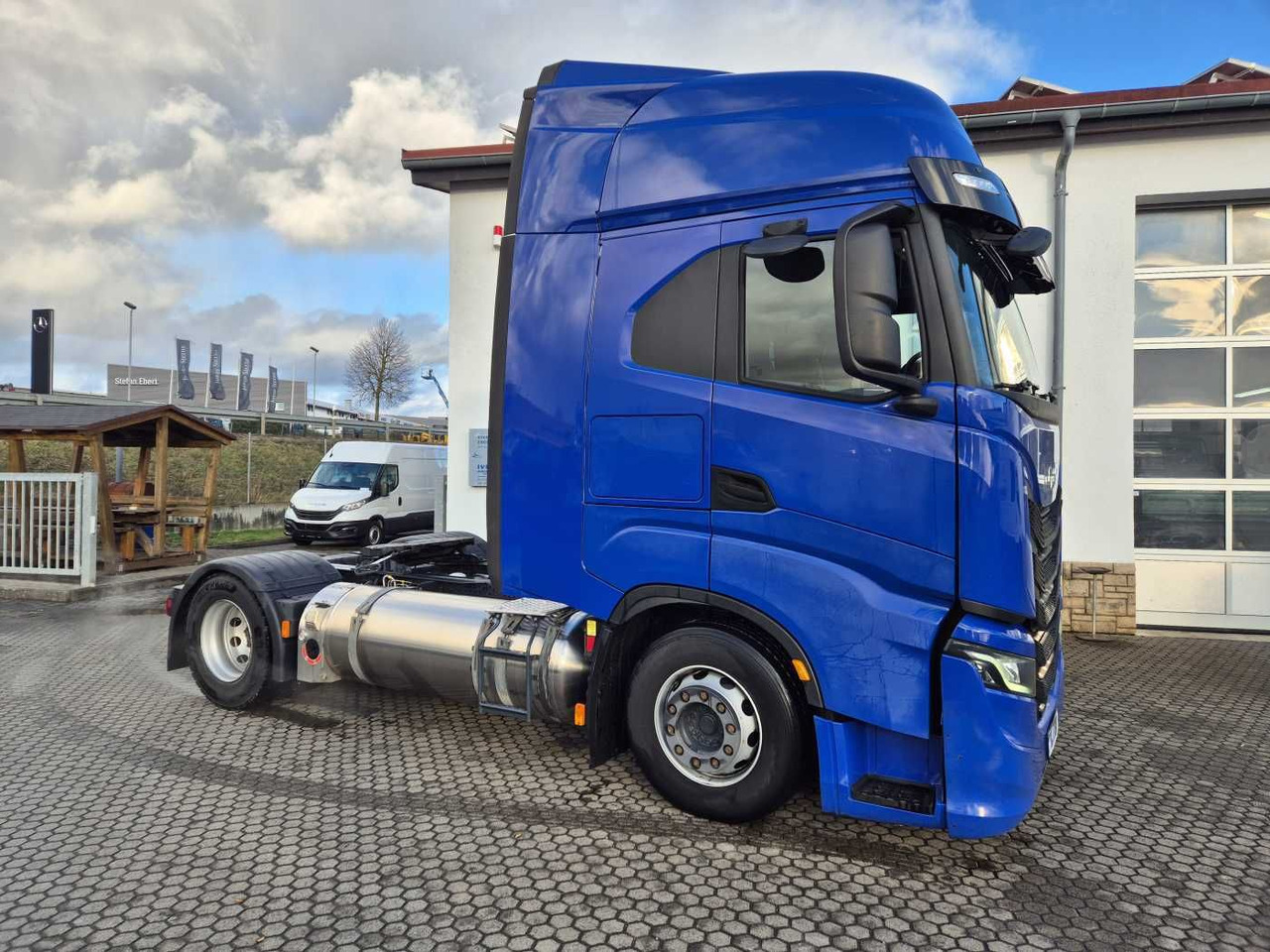 Iveco S-Way 460 NP LNG ACC Intarder Navi - Tractor unit: picture 5 Iveco S-Way 460 NP LNG ACC Intarder Navi - Tractor unit: picture 5