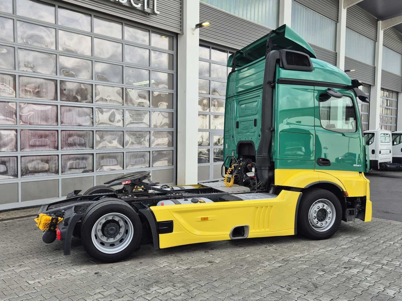 Tractor unit Mercedes-Benz Actros 1840 LSnRL Retarder Hubsattelplatte Xenon: picture 6 Tractor unit Mercedes-Benz Actros 1840 LSnRL Retarder Hubsattelplatte Xenon: picture 6