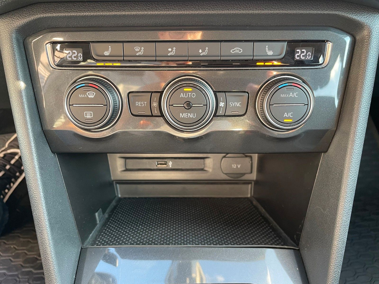 Leasing of  Volkswagen Tiguan 2.0 TSI Highline 4M AHK+LED+DAB+ACC+PDC Volkswagen Tiguan 2.0 TSI Highline 4M AHK+LED+DAB+ACC+PDC: picture 22