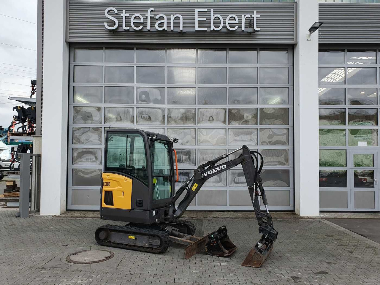 Volvo EC18E / nur 415h! / MS01 / 2021 / inkl 2x Löffel - Mini excavator: picture 1 Volvo EC18E / nur 415h! / MS01 / 2021 / inkl 2x Löffel - Mini excavator: picture 1