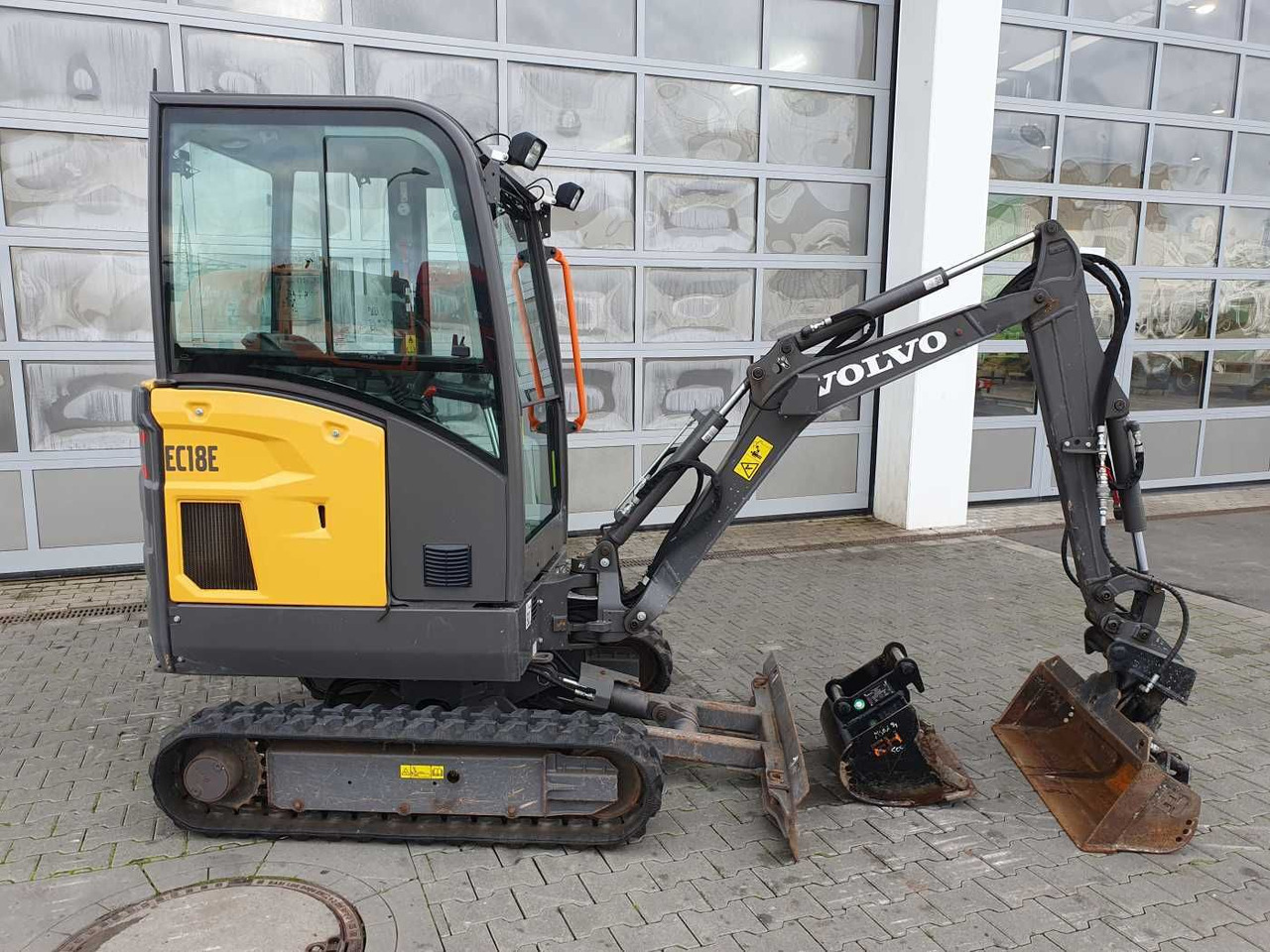 Volvo EC18E / nur 415h! / MS01 / 2021 / inkl 2x Löffel - Mini excavator: picture 2 Volvo EC18E / nur 415h! / MS01 / 2021 / inkl 2x Löffel - Mini excavator: picture 2