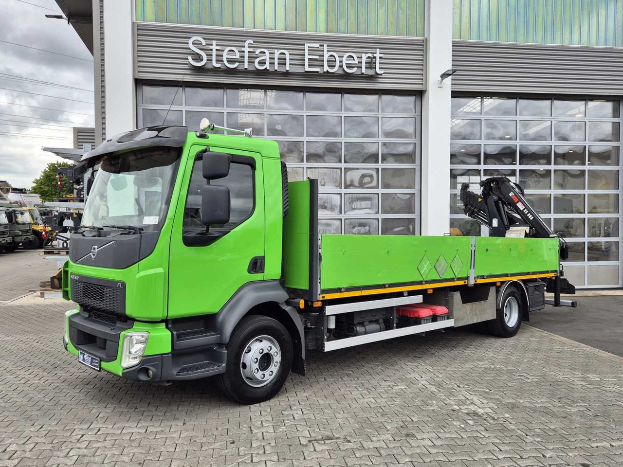 Volvo FL 42 R Kran Hiab XS 088 Funk bis 14 m! Kamera - Dropside/ Flatbed truck, Crane truck: picture 4 Volvo FL 42 R Kran Hiab XS 088 Funk bis 14 m! Kamera - Dropside/ Flatbed truck, Crane truck: picture 4