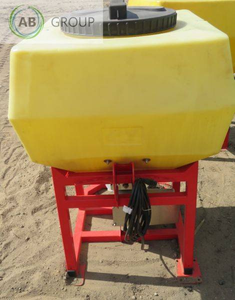 APV Salt spreader 250 l DAMAGED / ON STOCK - Sand/ Salt spreader: picture 4 APV Salt spreader 250 l DAMAGED / ON STOCK - Sand/ Salt spreader: picture 4