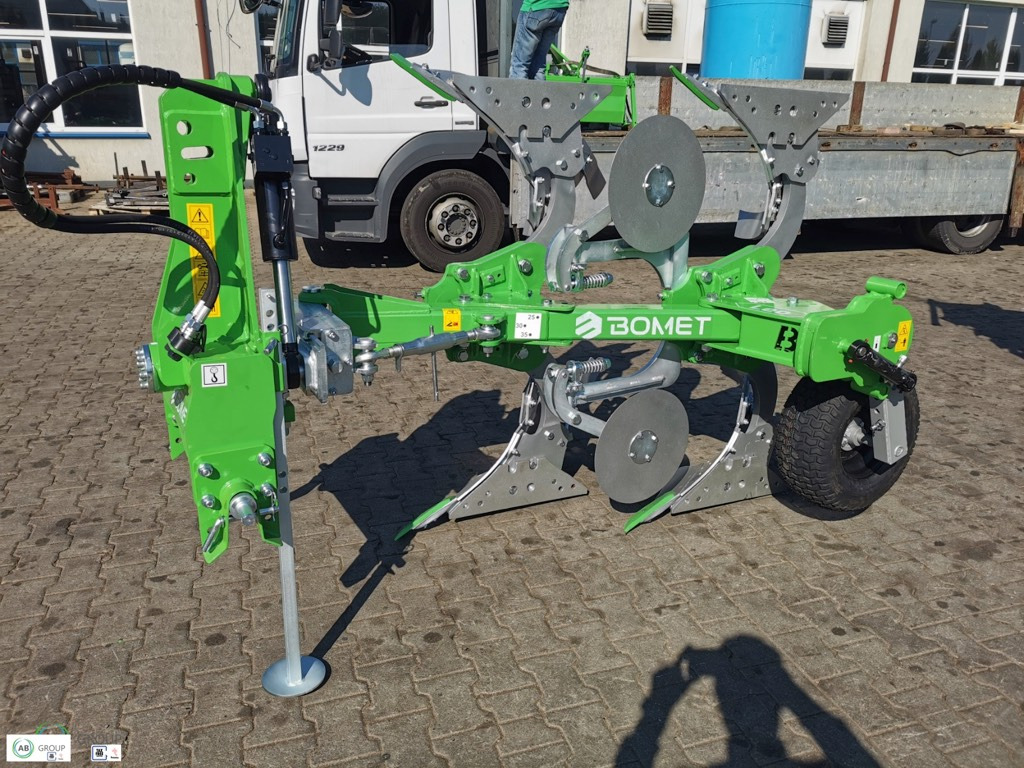 Bomet reversible plow Leo U063 - Plough: picture 1 Bomet reversible plow Leo U063 - Plough: picture 1