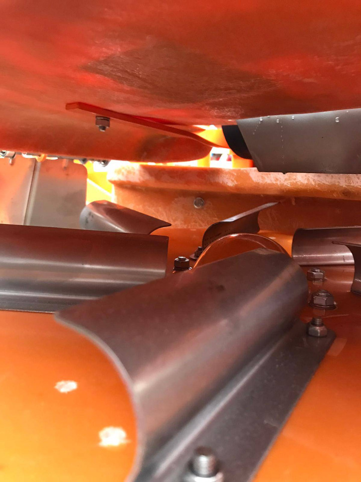 Sand/ Salt spreader POM Augustów salt and sand spreader with communal attachment Motyl N 31M/1: picture 8