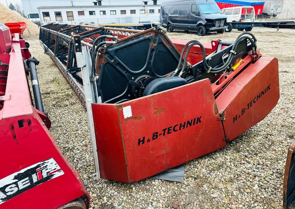 Combine harvester Case IH AFH 8010: picture 13