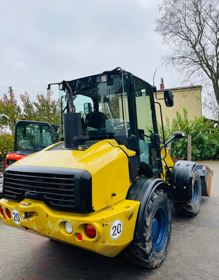 Wheel loader Caterpillar 908H: picture 11