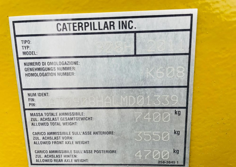 Wheel loader Caterpillar 908H: picture 17