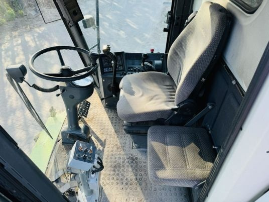 Claas MEGA 350 - Combine harvester: picture 5 Claas MEGA 350 - Combine harvester: picture 5