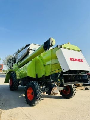 Claas MEGA 350 - Combine harvester: picture 4 Claas MEGA 350 - Combine harvester: picture 4