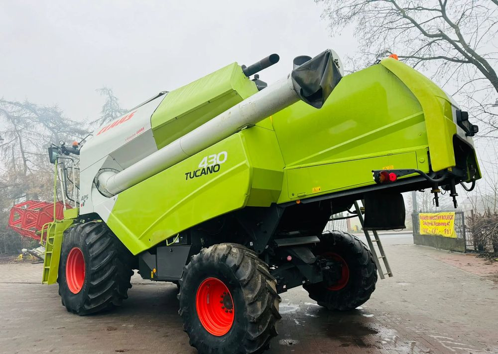 Combine harvester Claas TUCANO 430 APS: picture 8