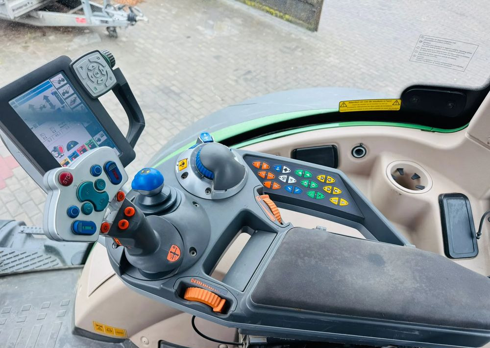 Farm tractor Fendt 512 Vario: picture 14