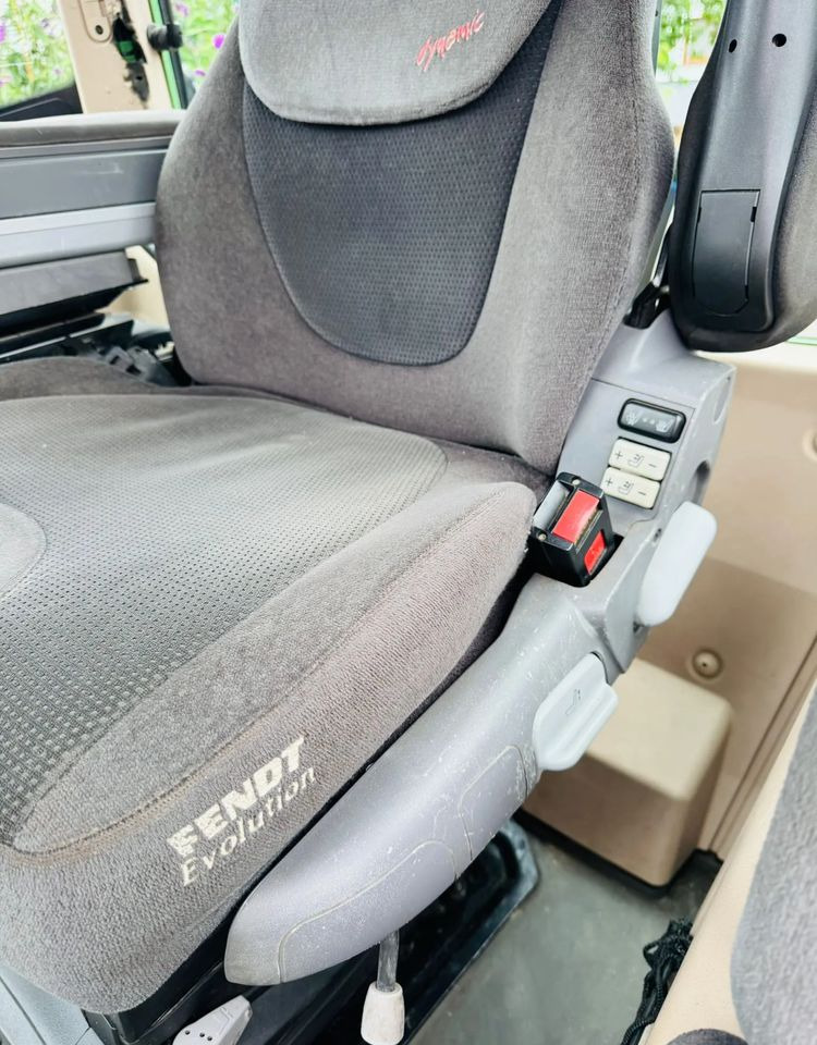 Farm tractor Fendt 512 Vario: picture 16