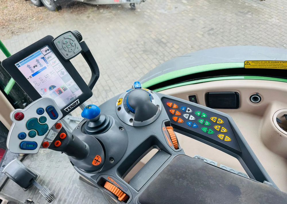 Farm tractor Fendt 512 Vario: picture 18