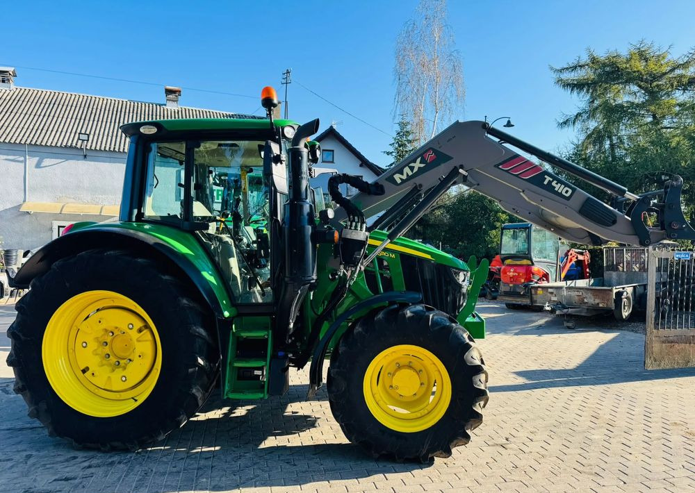 John Deere 6110M - Farm tractor: picture 2 John Deere 6110M - Farm tractor: picture 2