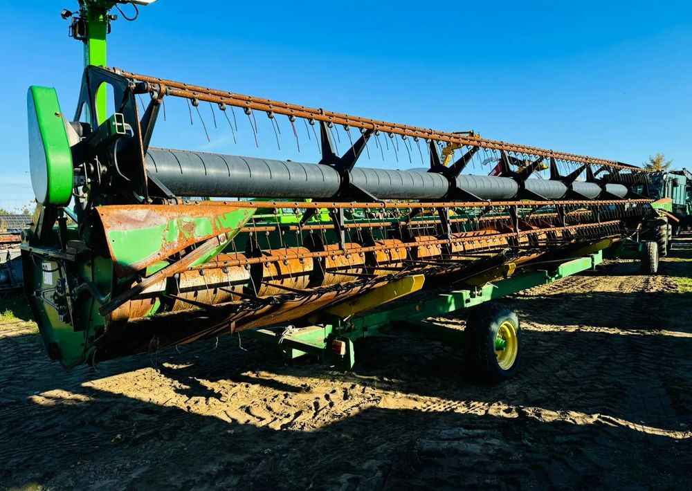John Deere 630R - Grain header: picture 3 John Deere 630R - Grain header: picture 3