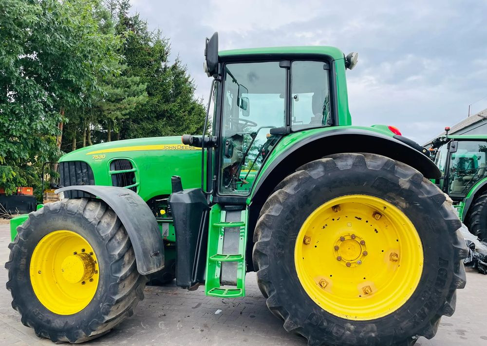 John Deere 7530 PREMIUM - Farm tractor: picture 5 John Deere 7530 PREMIUM - Farm tractor: picture 5