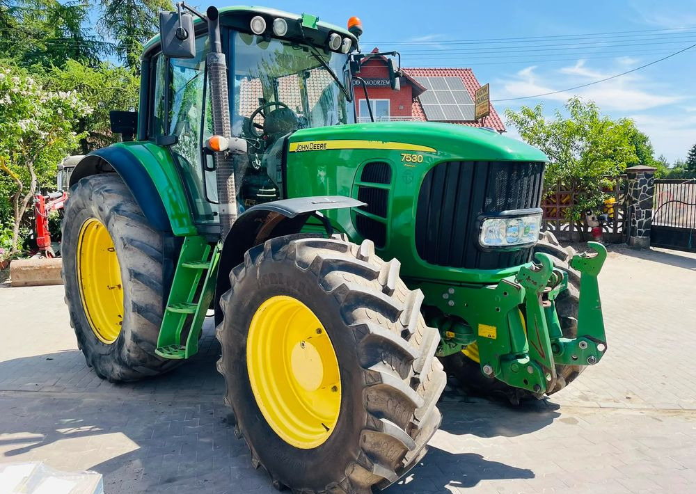 John Deere 7530 PREMIUM - Farm tractor: picture 2 John Deere 7530 PREMIUM - Farm tractor: picture 2
