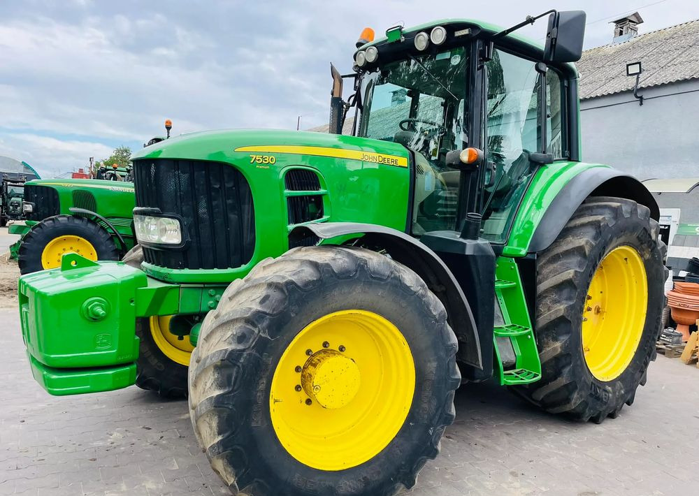 John Deere 7530 PREMIUM - Farm tractor: picture 3 John Deere 7530 PREMIUM - Farm tractor: picture 3