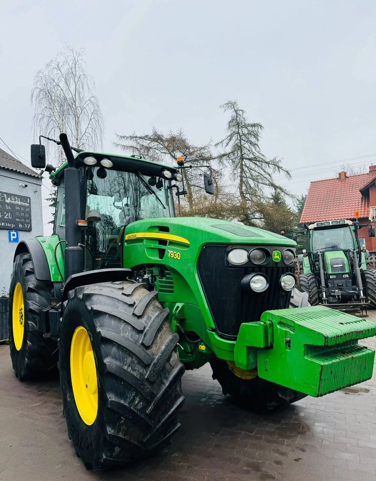 John Deere 7930 - Farm tractor: picture 1 John Deere 7930 - Farm tractor: picture 1