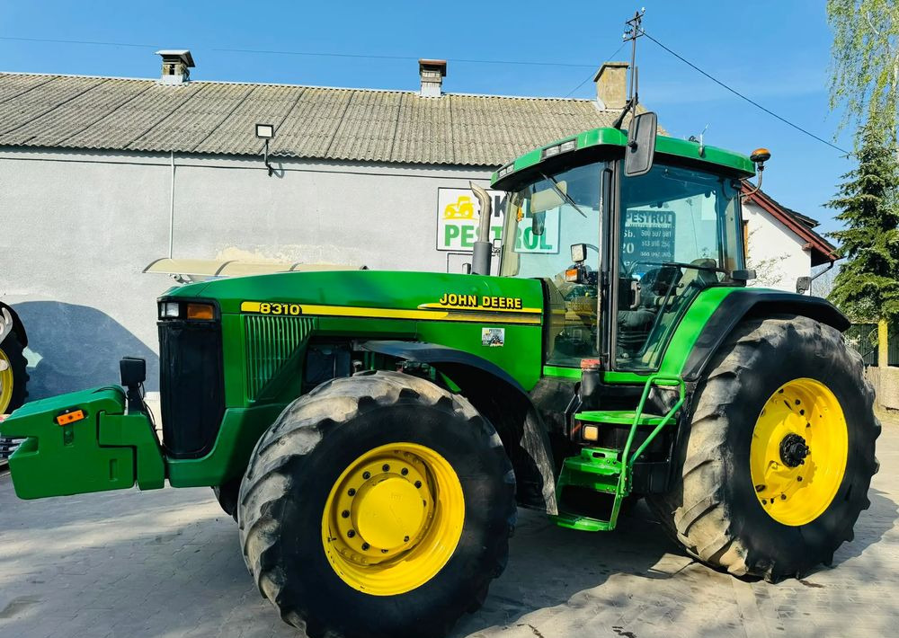 John Deere 8310 - Farm tractor: picture 3 John Deere 8310 - Farm tractor: picture 3