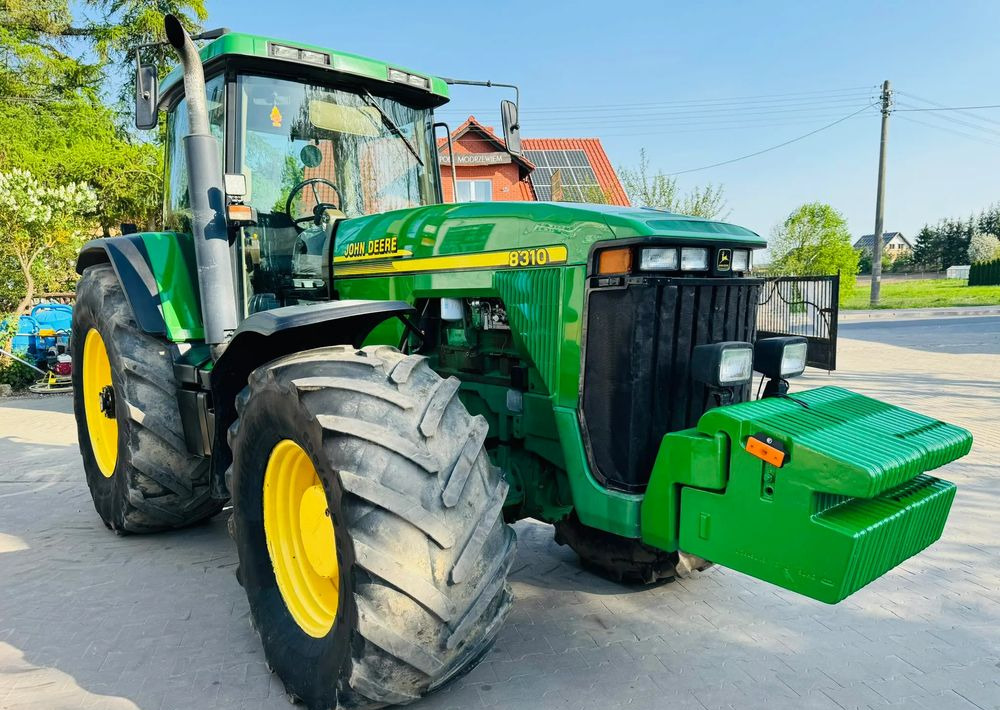 John Deere 8310 - Farm tractor: picture 2 John Deere 8310 - Farm tractor: picture 2