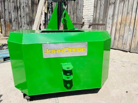 John Deere - Counterweight for Farm tractor: picture 1 John Deere - Counterweight for Farm tractor: picture 1