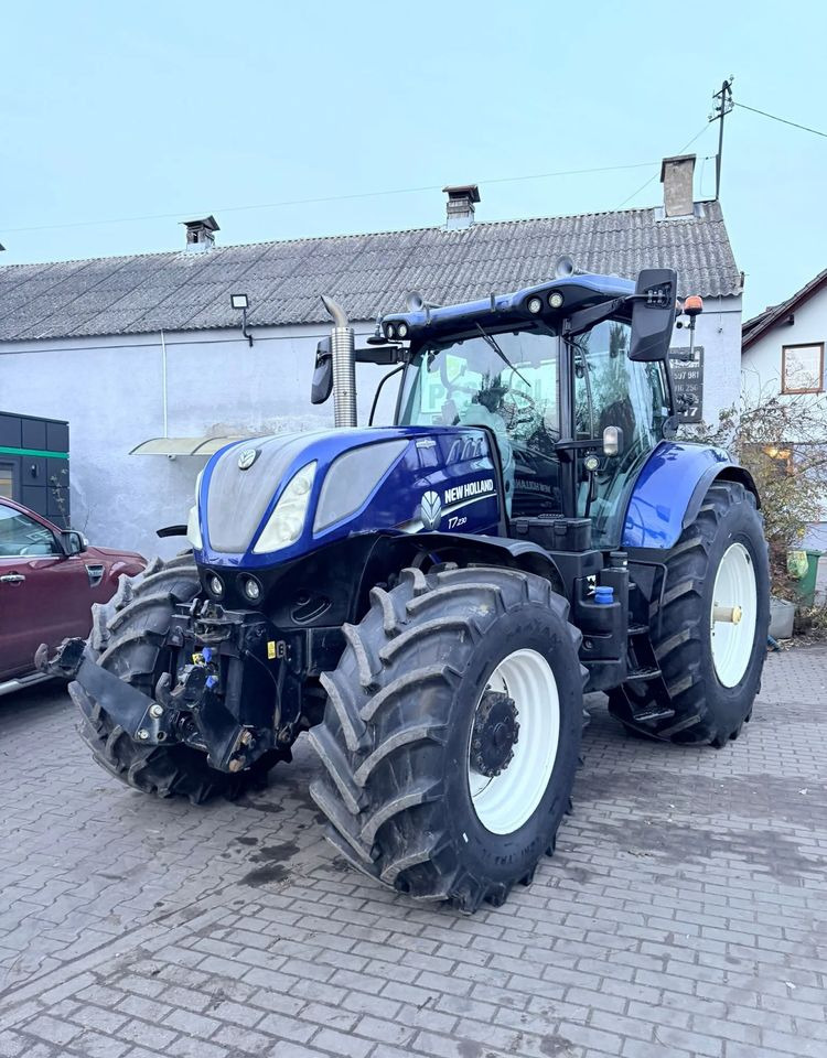 New Holland T7.230 Blue Power Autocommand - Farm tractor: picture 2 New Holland T7.230 Blue Power Autocommand - Farm tractor: picture 2