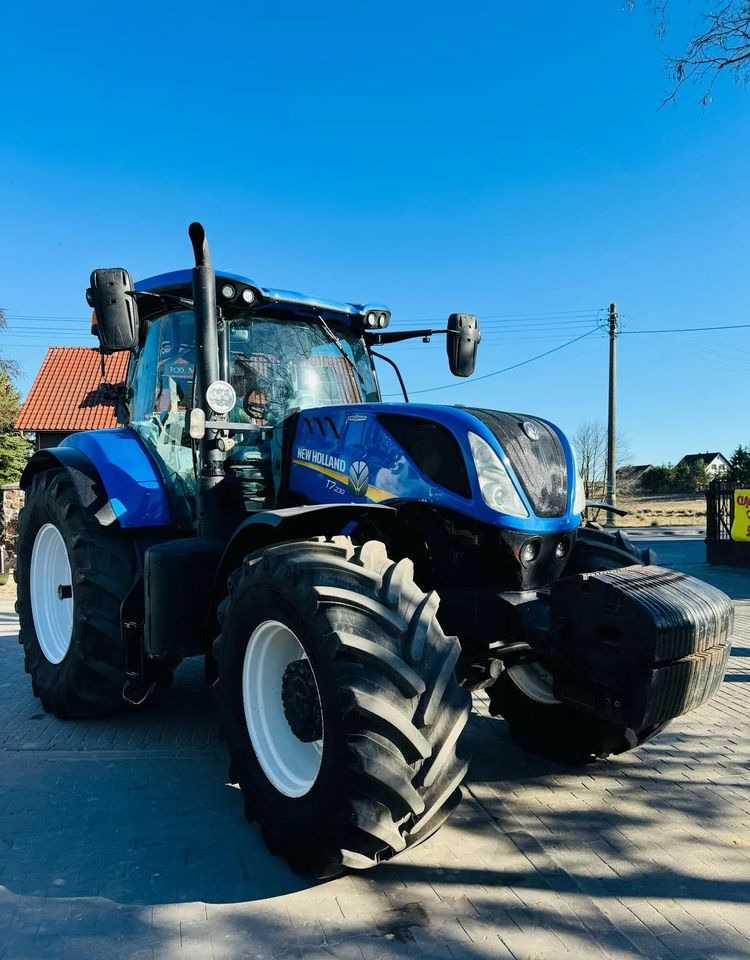 New Holland T7.230 - Farm tractor: picture 5 New Holland T7.230 - Farm tractor: picture 5