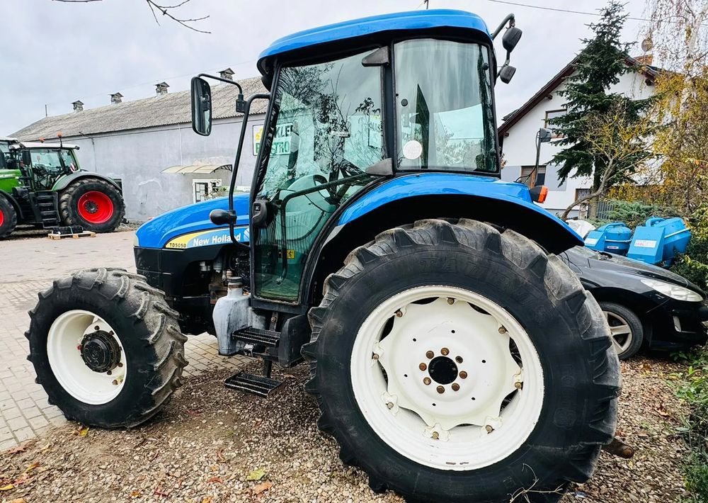 Farm tractor New Holland TD5050: picture 7