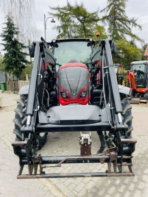 Valtra N104 - Farm tractor: picture 5 Valtra N104 - Farm tractor: picture 5