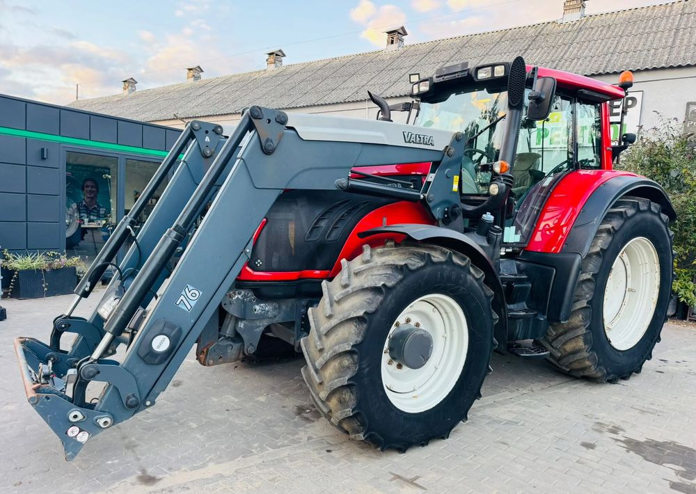 Valtra T213 Versu - Farm tractor: picture 4 Valtra T213 Versu - Farm tractor: picture 4