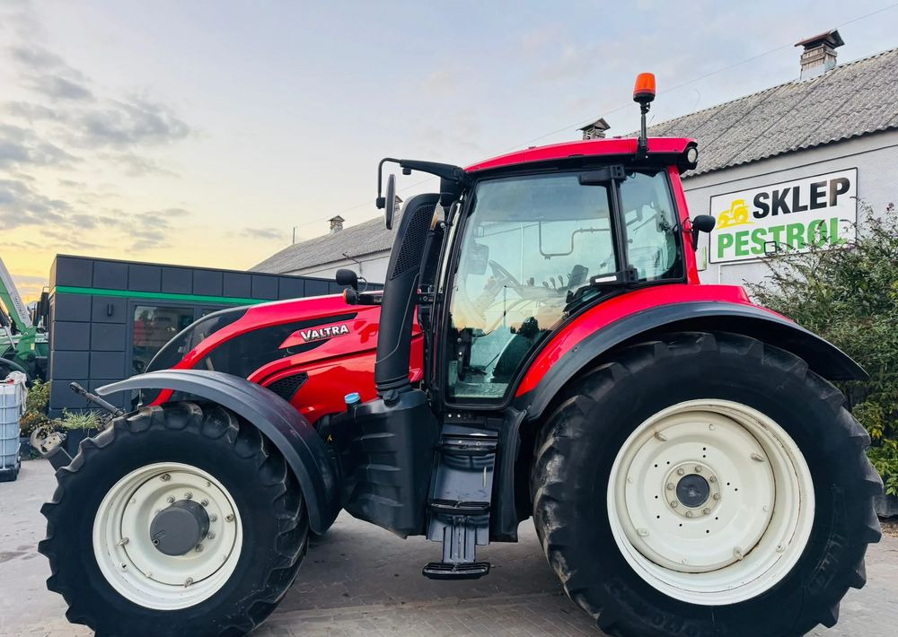 Valtra T214 ACTIVE - Farm tractor: picture 2 Valtra T214 ACTIVE - Farm tractor: picture 2