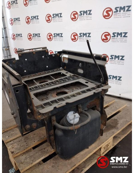 DAF Occ AdBlue tank 50L met Daf CF85 - AdBlue tank for Truck: picture 2 DAF Occ AdBlue tank 50L met Daf CF85 - AdBlue tank for Truck: picture 2