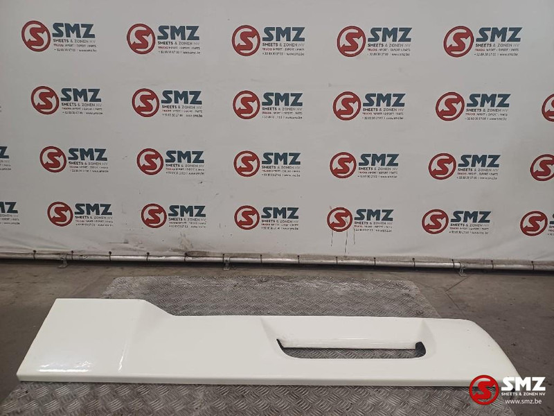 DAF Occ cabinespoiler links DAF - Aerodynamics/ Spoiler for Truck: picture 1 DAF Occ cabinespoiler links DAF - Aerodynamics/ Spoiler for Truck: picture 1