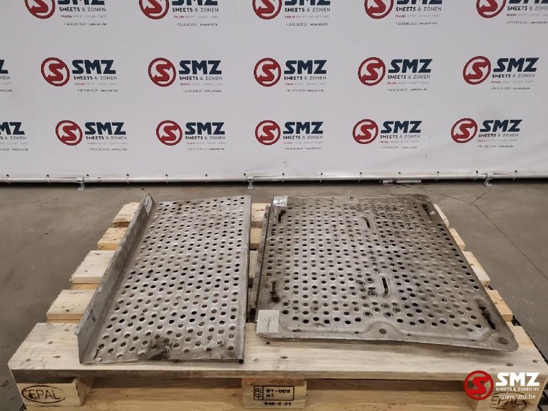 DAF Occ opstapplaten DAF xf105 - Footstep for Truck: picture 1 DAF Occ opstapplaten DAF xf105 - Footstep for Truck: picture 1