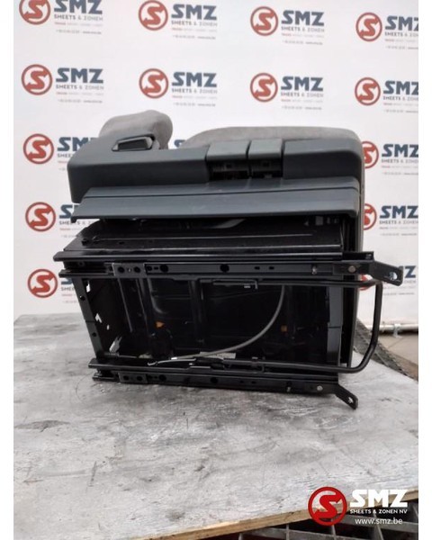 DAF Occ passagierszetel DAF LF45 - Seat for Truck: picture 3 DAF Occ passagierszetel DAF LF45 - Seat for Truck: picture 3