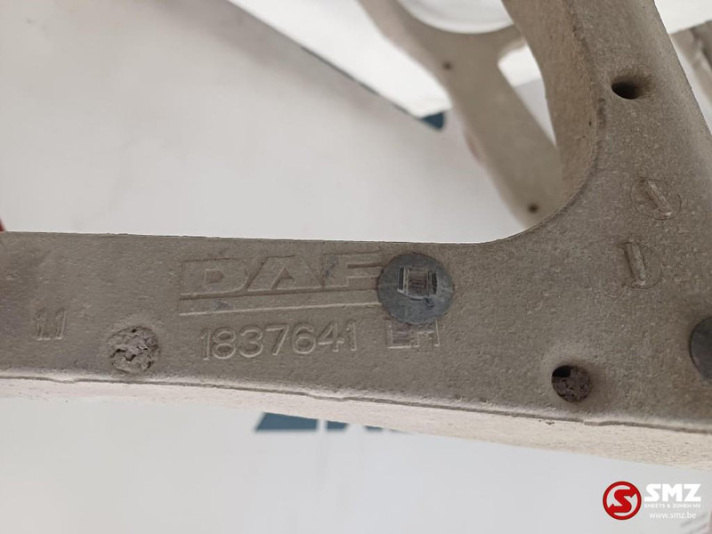 DAF Occ set koplamphouders L/R DAF - Headlight for Truck: picture 4 DAF Occ set koplamphouders L/R DAF - Headlight for Truck: picture 4