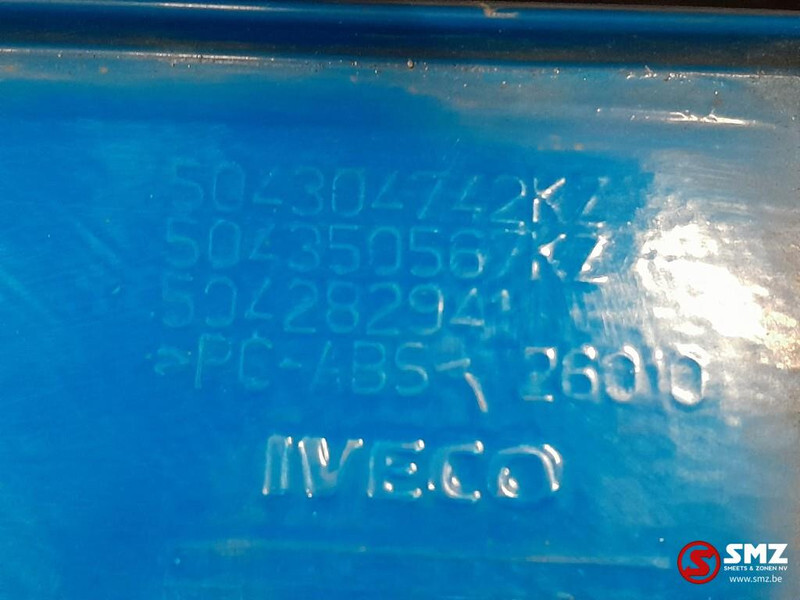 Iveco Occ cabinespoiler links Iveco - Aerodynamics/ Spoiler for Truck: picture 4 Iveco Occ cabinespoiler links Iveco - Aerodynamics/ Spoiler for Truck: picture 4