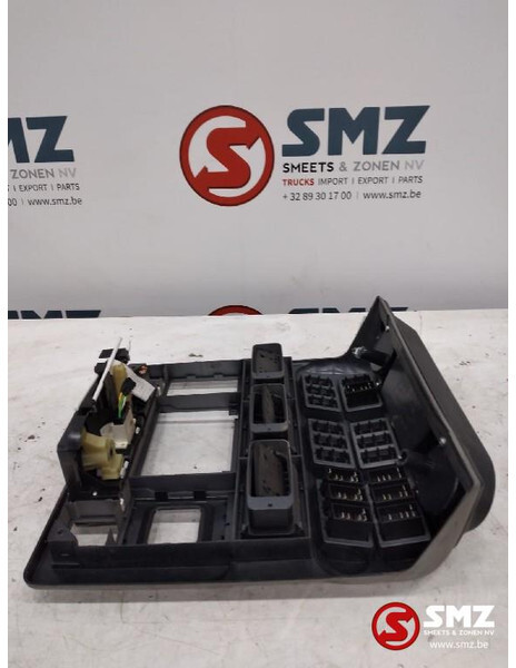 Iveco Occ interieurpaneel Iveco - Cab and interior for Truck: picture 2 Iveco Occ interieurpaneel Iveco - Cab and interior for Truck: picture 2