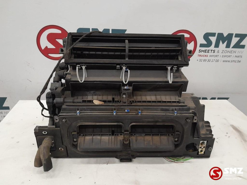 Iveco Occ kachelhuis Iveco - Heating/ Ventilation for Truck: picture 1 Iveco Occ kachelhuis Iveco - Heating/ Ventilation for Truck: picture 1