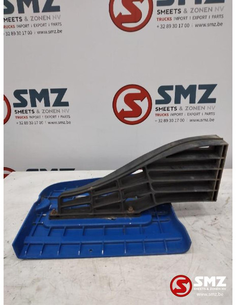 Iveco Occ set steunen cabinespoilers Iveco - Aerodynamics/ Spoiler for Truck: picture 4 Iveco Occ set steunen cabinespoilers Iveco - Aerodynamics/ Spoiler for Truck: picture 4