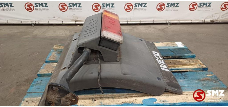 Iveco Occ spatbord + spatbordsteun achteraan rechts Ivec - Body and exterior for Truck: picture 2 Iveco Occ spatbord + spatbordsteun achteraan rechts Ivec - Body and exterior for Truck: picture 2