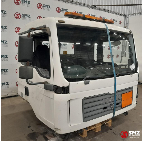 MAN Occ cabine RHD MAN TGA - Cab and interior for Truck: picture 2 MAN Occ cabine RHD MAN TGA - Cab and interior for Truck: picture 2