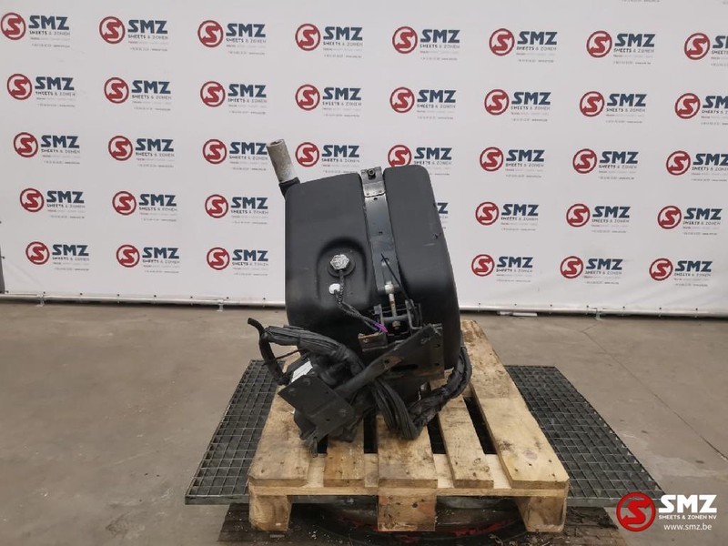 Mercedes-Benz Occ AdBlue tank 95L met pomp - AdBlue tank for Truck: picture 2 Mercedes-Benz Occ AdBlue tank 95L met pomp - AdBlue tank for Truck: picture 2